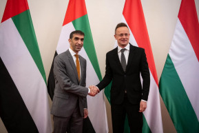 Szijjártó aláírta a szerződést a rákosrendezői 