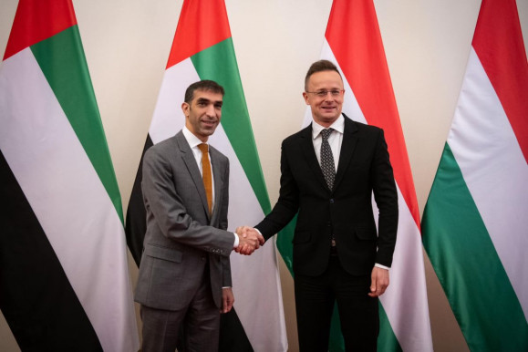 Szijjártó aláírta a szerződést a rákosrendezői 