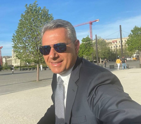 Direkt36: Pintérék nagyot razziáztak Lázár volt kémhivatalánál, ami előtte megfigyelte a Tiborcz-ügy uniós nyomozóit 