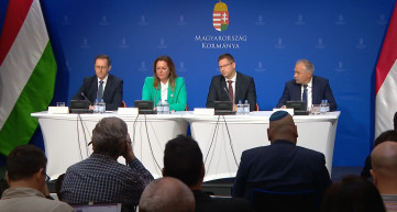 Kormányinfó: Gulyás Brüsszel után már a NATO-t is háborúpártisággal vádolta