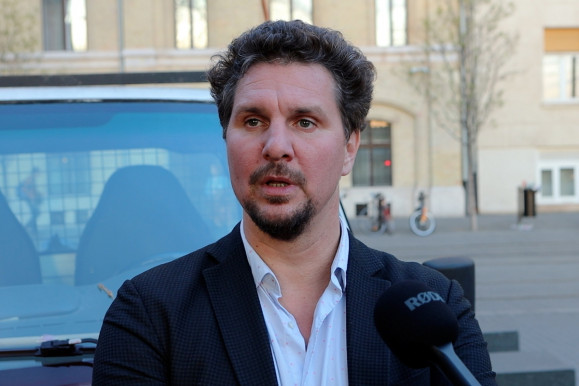 Nagy Ervin Lázárnak: mától a felvidékiek kisbetűvel írják a neved!