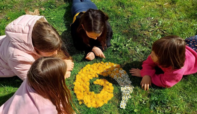 Hogyan beszéljünk állami gondozásban élőkről gyerekekkel?