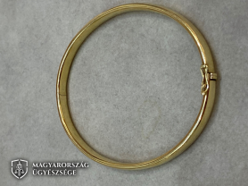 Leveszi a rontást az ékszerekről – ígérte áldozatának a jósnő, ehelyett azonnal zaciba vágta az aranyat 