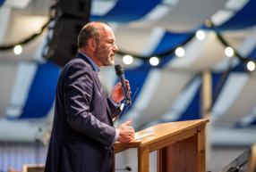 Manfred Weber: Elegünk van Orbán Viktorból