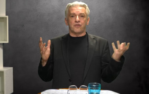 Alföldi: Hazudik, aki azt mondja, a választás arról szól, legyen-e háború