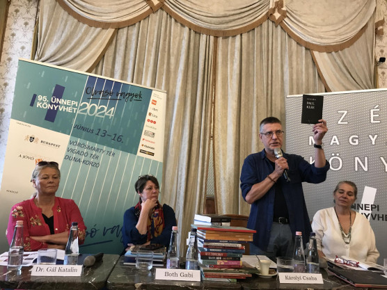 A Könyvhétről szólt a Café Péntek