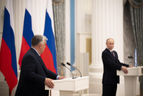 Orbán olyan alaposan fejti ki az orosz elnök álláspontját, hogy pályázhatna akár a Kreml szóvivői szerepére is