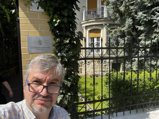 Hadházy az orosz hackertámadásról vitt beadványt a Szuverenitásvédelmi Hivatalnak, de nem engedték be