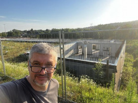 Hadházy: 6 milliárdot kaptak az EU-tól két laktanyára, de csak egyet építettek meg