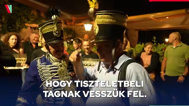 Tiszteletbeli huszárrá avatták Orbán Viktort 