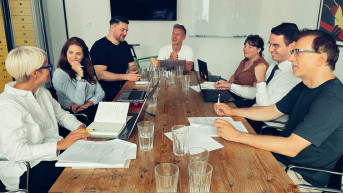 Átírta a Tisza az igazgatókról szóló javaslatot, napirendre veszik