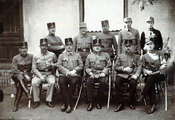 Senki nem akar pénzért játékezredes lenni Magyarországon