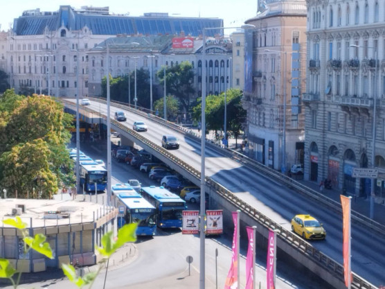 Végül tényleg lebontják a Nyugati téri felüljárót