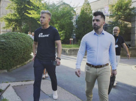 Magyar Péter a Szent János kórházban: 35 fokos helyiségek, magukra hagyott betegek