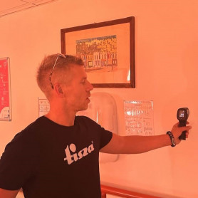 Magyar Péterék 36 fokot mértek a Szent Imre kórház krónikus osztályán kora este