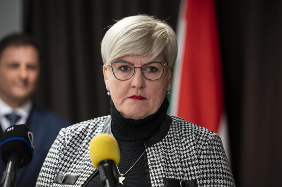 5,85 millió forintot szavaztak meg a bicskei polgármesternek