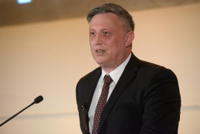 Részegen bántalmazott egy nőt a fideszes EP-képviselő