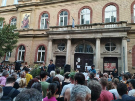 A Madách Imre Gimnázium leváltott igazgatója: Aki demonstrál, nem értem teszi, hanem az iskoláért