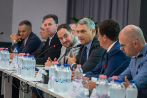 Lázár az utasok segítését és támogatását tartja a MÁV legsürgetőbb feladatának