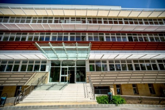 Korlátozták a látogatást a Semmelweis Egyetem klinikáján