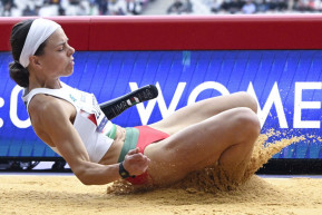Luterán Petra ezüstérmes távolugrásban a párizsi paralimpián