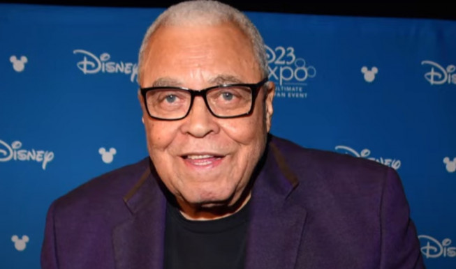 Elhunyt James Earl Jones