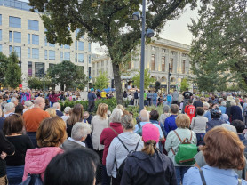 Iványi Gábor a tüntetésen: A magyar kormány egyházüldözést folytat