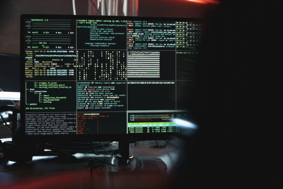 Váltságdíj, túszok és háború. Mi történik a kibertérben?