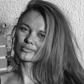 Maja Solar: Posztmodern történet