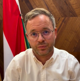 Az ablak – Szénási Sándor jegyzete