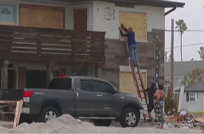 Történelmének legpusztítóbb vihara csap le Floridára 