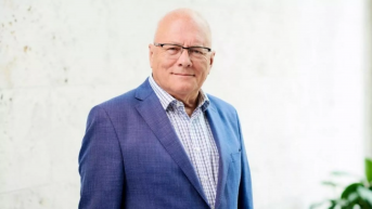 Balázs Péter: Nincs jelentősége Orbán előre belengetett vétójának