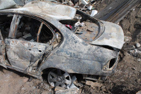 Kisteherautóval lopott törött kocsikat Ferenc Pesten