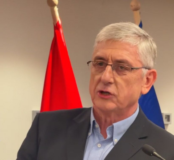 Hárman is átvennék Gyurcsánytól a DK vezetését