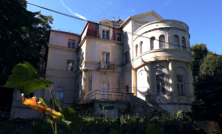 A Tündérhegyi villa illegális bontásának leállításáról