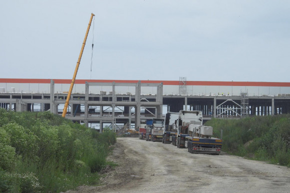 A kínai ügyvezető igazgató tagadja a debreceni CATL második ütemének felfüggesztését