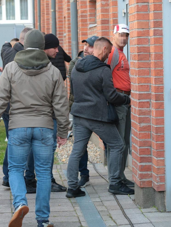 Egy táblát sem tarthat fel a tiltakozó Orbán beszéde alatt