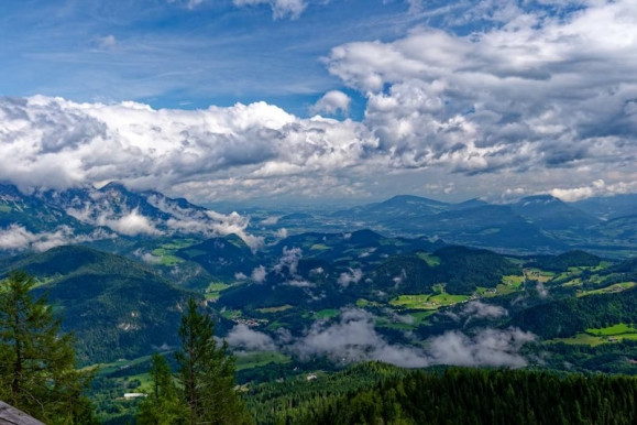 Őszi színekkel hívogatja a kirándulókat Berchtesgaden Bajorországban