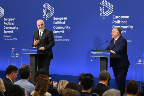 Albán miniszterelnök Orbánnak: A fekete bárány akoljában gyűltünk össze