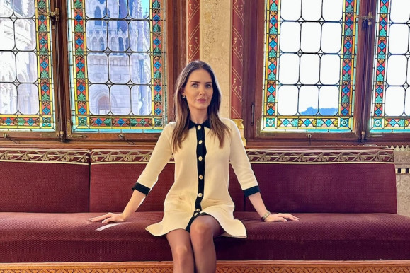 A Megafontól a Parlamentig: új szóvivőt igazolt a Fidesz