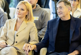 Magyar Péter: 3 milliárdot költött neje születésnapjára Mészáros Lőrinc 