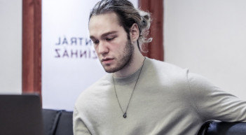 Formatervezéstől a színpadig – Puskás Samu a Klubdélelőttben