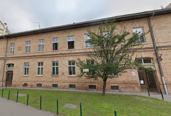 Kizuhant egy kisfiú a gyermekotthon 2. emelétéről Óbudán 