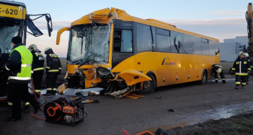 Súlyos buszbaleset történt Debrecenben, 18 embert vittek kórházba