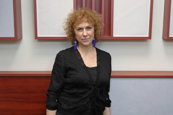 Kérdések a fehér fátyol alatt