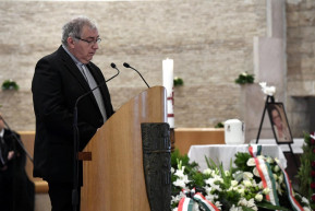 Mikor vonják vissza Pajor András állami kitüntetését? - Momentum