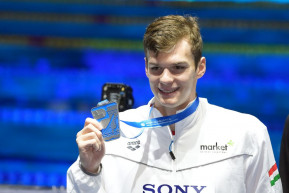 Kós Hubert ezüstérmes a budapesti rövidpályás úszó vb-n 100 háton
