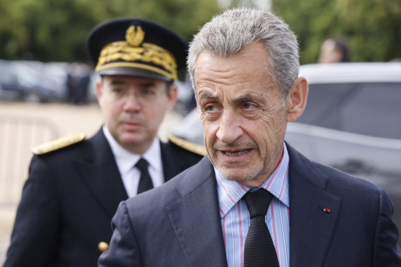 Sarkozy kedden bevonul a börtönbe
