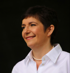 Feljelenti Orbán Viktort a DK