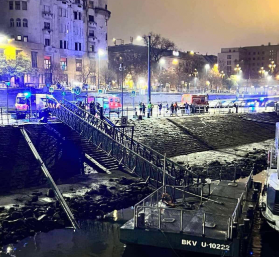 Irgalmatlanul hosszú hajó ütközött a Margit hídnál (videóval)